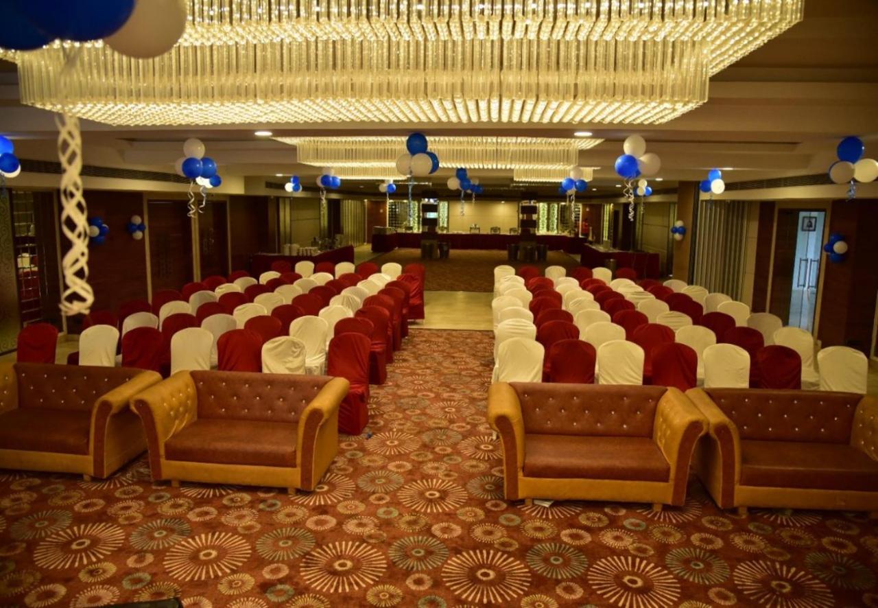 Rang Lords Inn Bharuch Buitenkant foto