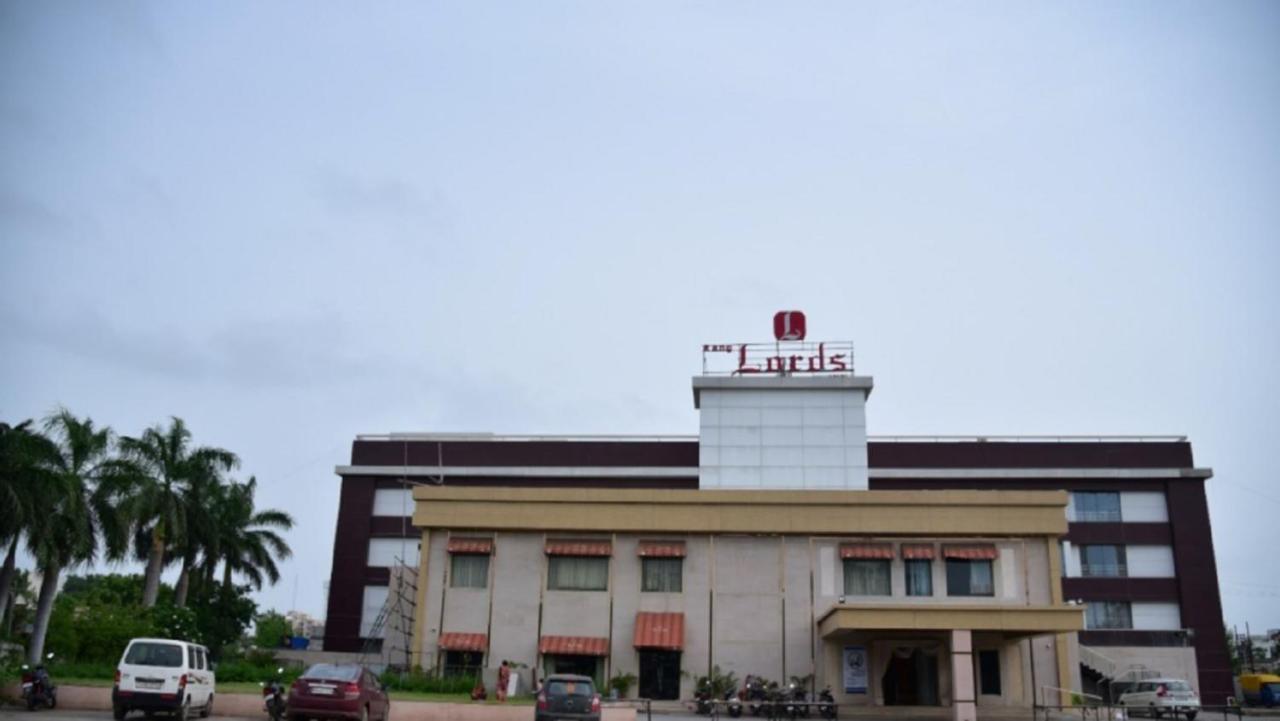 Rang Lords Inn Bharuch Buitenkant foto